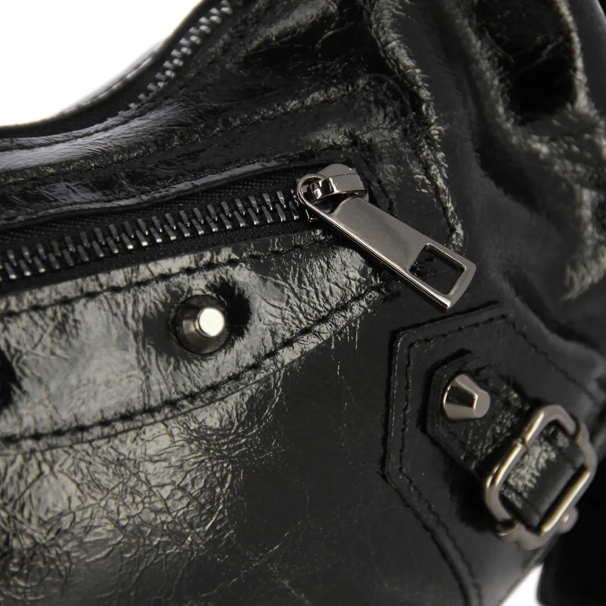 Detailed Buckle Shoulder Bag -Black