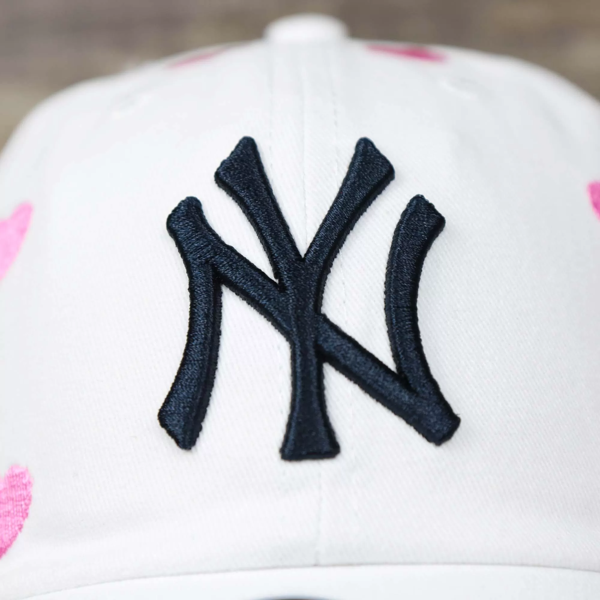 Kid’s New York Yankees Hearts All Over Dad Hat | White Youth Dad Hat