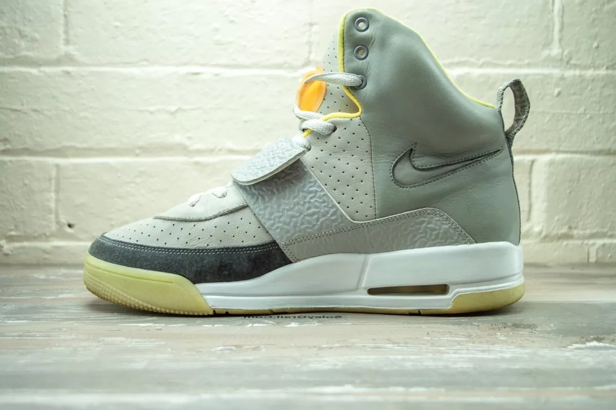 Nike Air Yeezy Zen Grey 366164 002