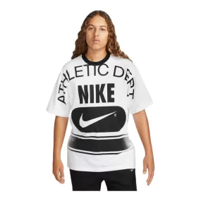 Nike T-Shirt - Clothing